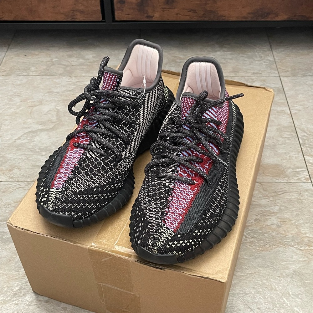 🤍SOLD🤍 Yeezy Boost 350 V2 Yecheil Reflective - Picture 2 of 8